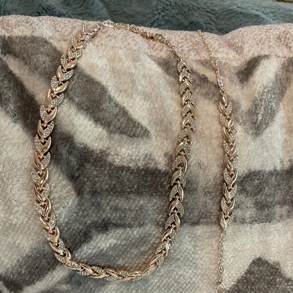 Necklace & Bracelet Set - Picture 4 of 9